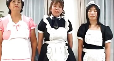 ảnh sex mới Emily được phim zes fucked bởi một anh chàng da đen trên giường.
